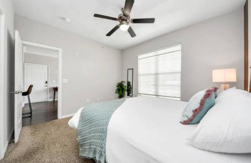 Lux Resort-Style Pool, Gym, Parking Near Houston - Foto 10