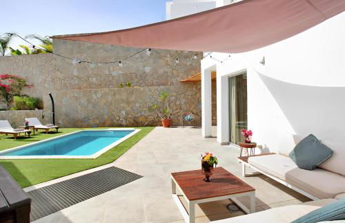 Luxury Boho Villa with Heated Pool, Rooftop and Panoramic Sea View in Amadores - Foto 9