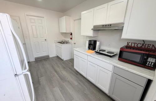 Vegas Apt 8 Mins to The Strip - Free Parking - Foto 10