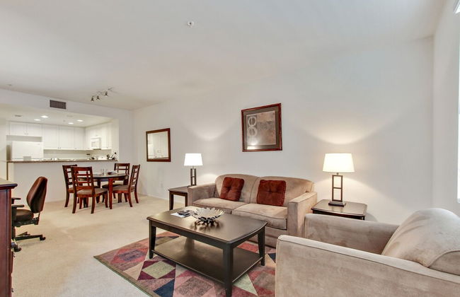 Global Luxury Suites at The Village - Photo 28