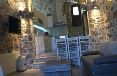 Elata Stone House - Photo 47