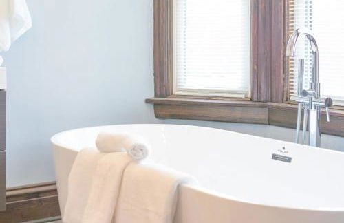 Elegant Shaw 5BR with Comfort in Mind ABODEbucks - Photo 28