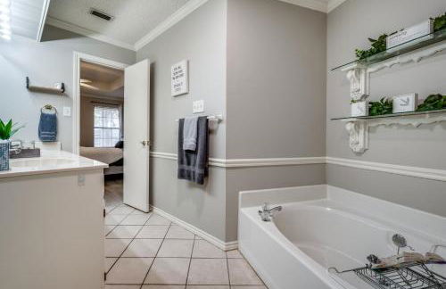 Spacious Brick House 3BR 2BA A+ - Foto 22