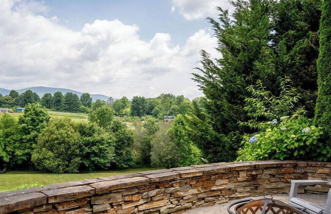 Fairview Vista by Avantstay 10 Mins to Asheville - Photo 4