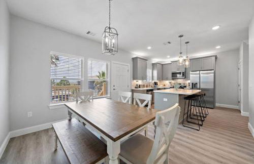 Modern Beach House with Fire Pit and Swimming Pool - Foto 18