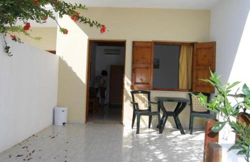 Zorbas Rooms - Photo 12