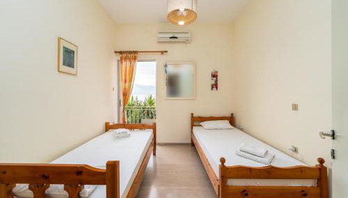 Sainis Rooms - Photo 5, towels