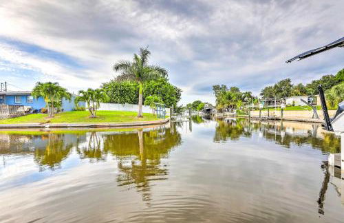 Ocean Breeze Oasis with Boat Dock and Slip on Canal! - Foto 35