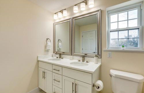 Walk to Keansburg Beach! Family Home with Pool - Foto 19