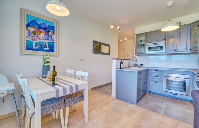 Luxury Seaside Apartment by Litto - Photo 16