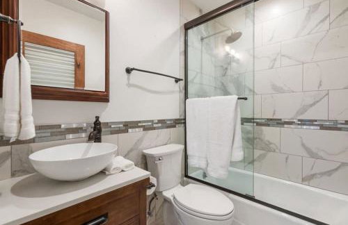 Stunning Retro Beach Oasis, Dual Living, Pool - Foto 8