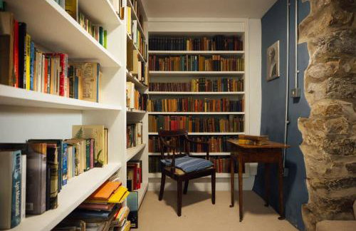 Farmhouse Charm with Modern Style in Pembrokeshire - Foto 35