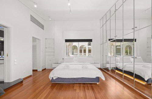 Luxury Villa with Pool, BBQ & Garden in Vouliagmeni - Foto 15