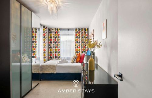 Modern 3 Bed Apartment in Acton by Amber Stays, Perfect for Business & Contractors - Photo 3