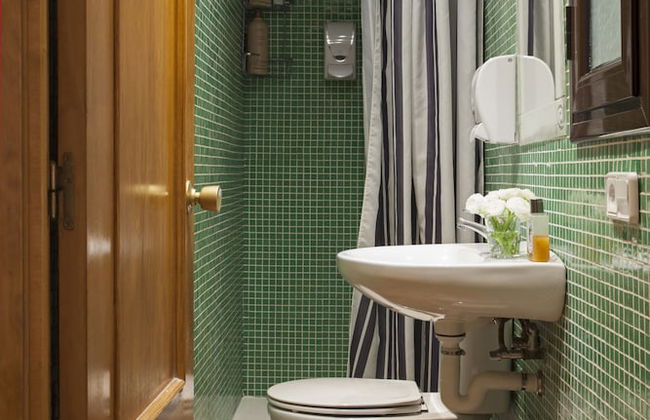 AinB Las Ramblas-Guardia Apartments - Photo 41