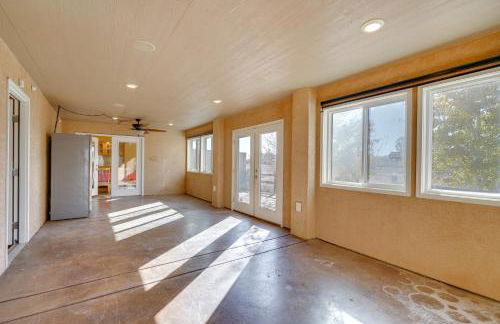 Huge Kitchen and Open Interior Pueblo Group Getaway - Foto 14