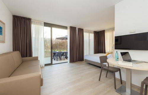 Atenea Park - Suites Apartments - Photo 98