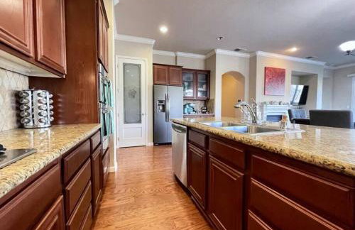 One Story Pet & Family Friendly Fireplace - Foto 14