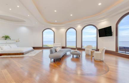 Bay Estate Luxe Waterfront Home w/ Private Pier, Main+guest House, Bay Views - Foto 36