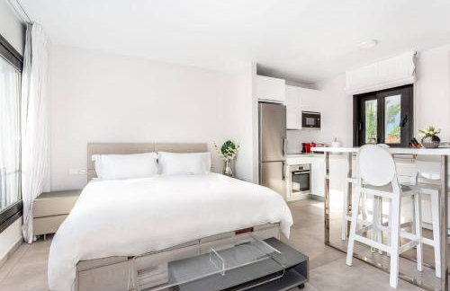 by RIVA - Chic, Contemporary Studio in Puerto Banus Gardens - Foto 2