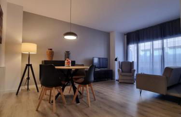 QEhome - confort, parking y cargador EV en el centro de Manresa - Photo 1