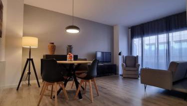 QEhome - confort, parking y cargador EV en el centro de Manresa - Photo 1