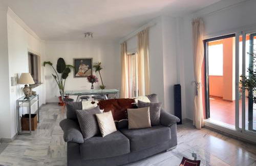 SUNNY HOUSE AT THE BEACH infinity pool shared - Foto 14