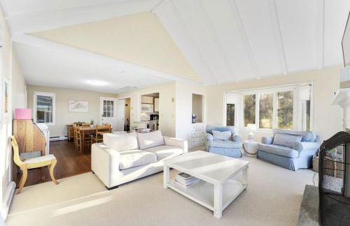 Waterfront Home with Guest Cottage - Foto 24