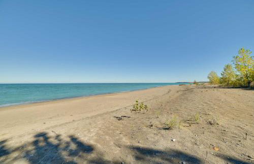 Dom Rodzinny Lakeview Getaway - Walk to Lake Huron - Photo 36