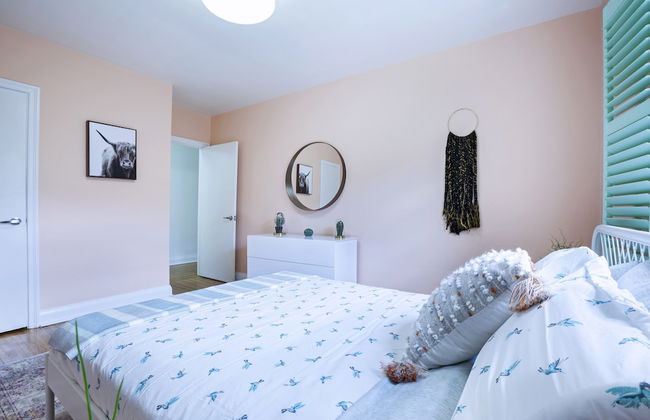 Vibrant Apartment in Forest Hill (Free Parking) - Photo 4