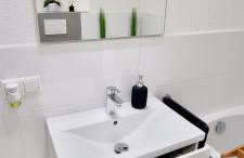 New Modern SelfCheckin PublicFreeParking HighSpeed Wifi KingSizeBed - Foto 16