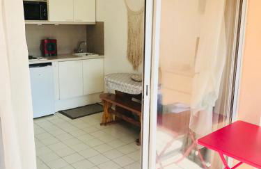 Les Capitelles Bord de plage avec grande piscine - Vue montagne - Balcon - Photo 9