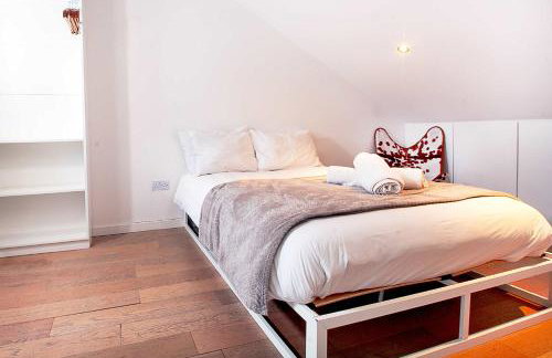 Luxury London Townhouse - Hidden Gem - Photo 14