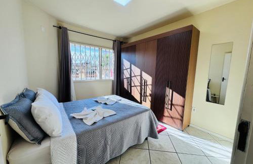 Residencial Cristina's-Apartamentos de 2-3 Quartos equipados com WiFi Garagem-Excelente Localização - Photo 1