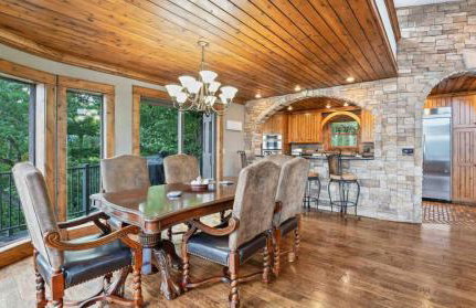 The Royal Chateau-5BED6BATHPoolHottub-20PP - Foto 3