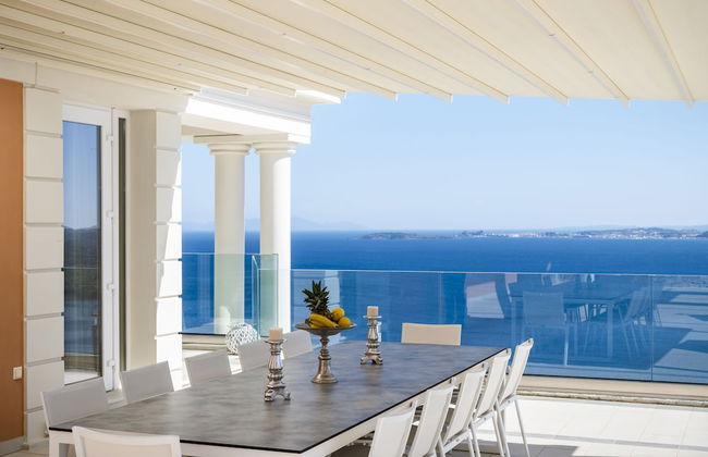 Villa Monte Leone by Konnect with Pool, Hot Tub, Spa Room & Stunning Seaview - Photo 40