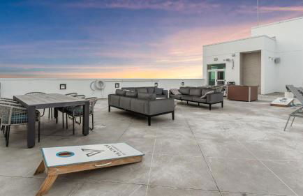 Chic 2BR Getaway Walk to Breweries and Art Walk - Photo 28