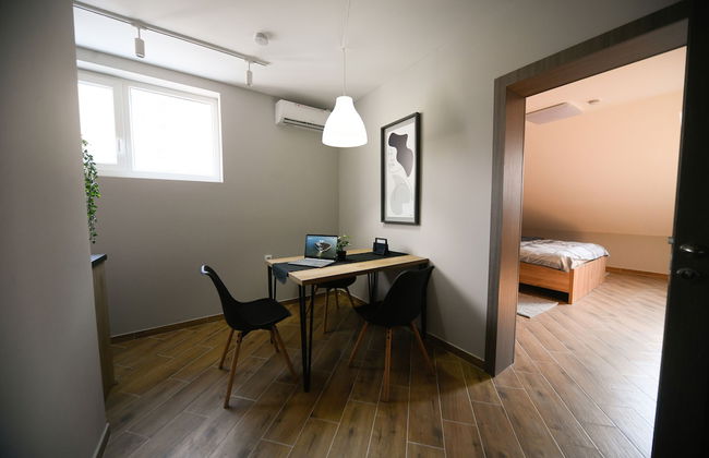 Manoir Apartments - Photo 8