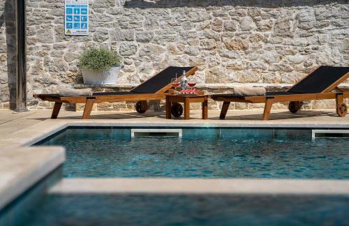 Mediterrane Steinvilla mit Privatpool, Whirlpool, Darts, Billard, Tischtennis, Gym - Foto 10