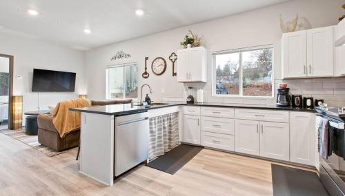 Full ADA Unit - 2 Bed 2 Bath Unit Near Downtown - Foto 2