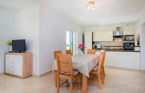 Rural Escape with Pool - Villa Krka - Foto 10