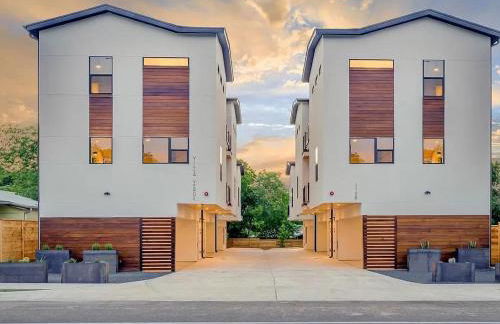 Luxe East Downtown 3BR Condo, Walk to Bars, Restaurants, Shops - Foto 7