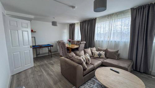 Cosy 3BR Flat With Free Parking Near Marina - Foto 2