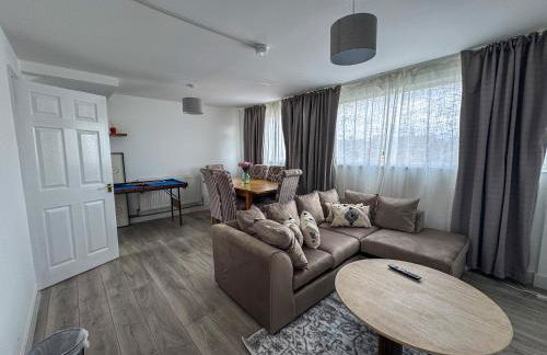 Cosy 3BR Flat With Free Parking Near Marina - Foto 2