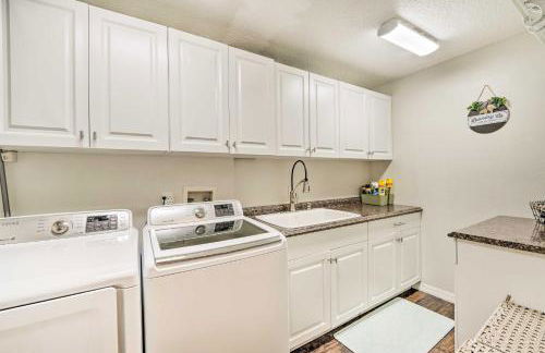 Walk to Lake Stunning Central Florida Home! - Foto 27