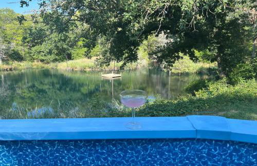 Gated Estate Escape! Three BR - Foto 29