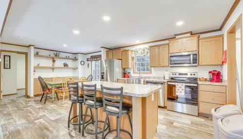 Less Than 1 Mi to Beach Peaceful Brant Lake Home! - Foto 2