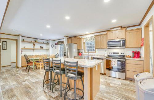 Less Than 1 Mi to Beach Peaceful Brant Lake Home! - Foto 2