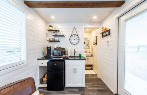 New The Wild West Cozy Container Home - Foto 28