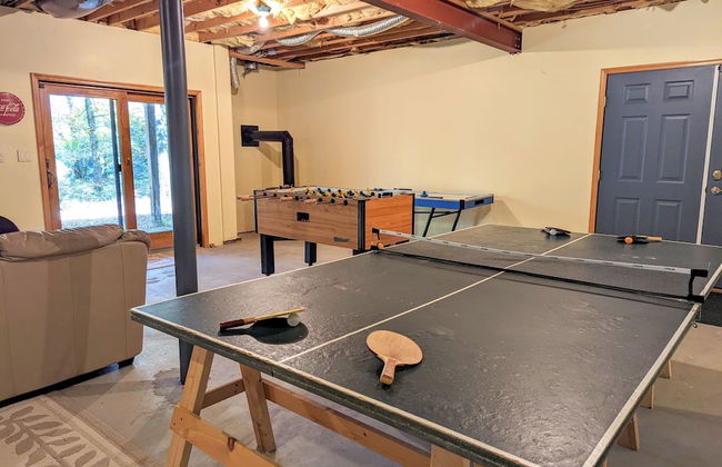 Elk Hollow by Avantstay Lakefront Chalet w Game Room Fire Pit - Photo 22